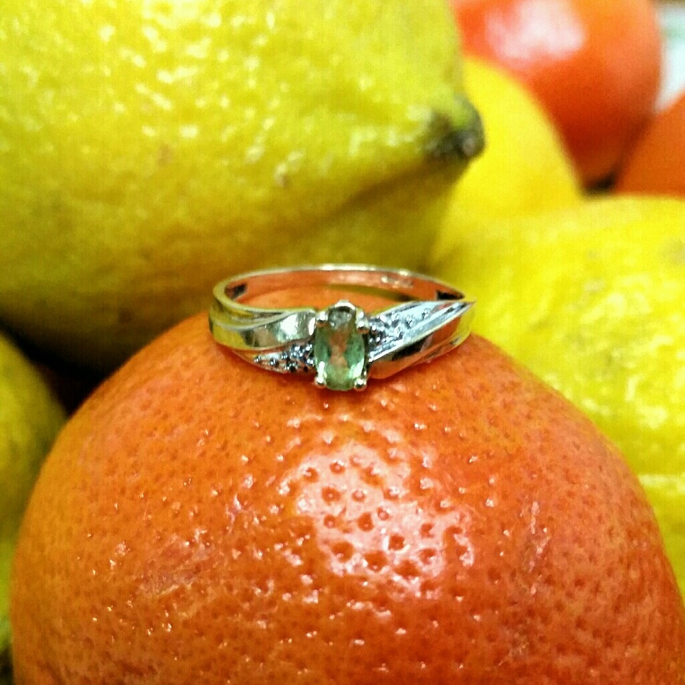 10k Gold and Peridot Ring